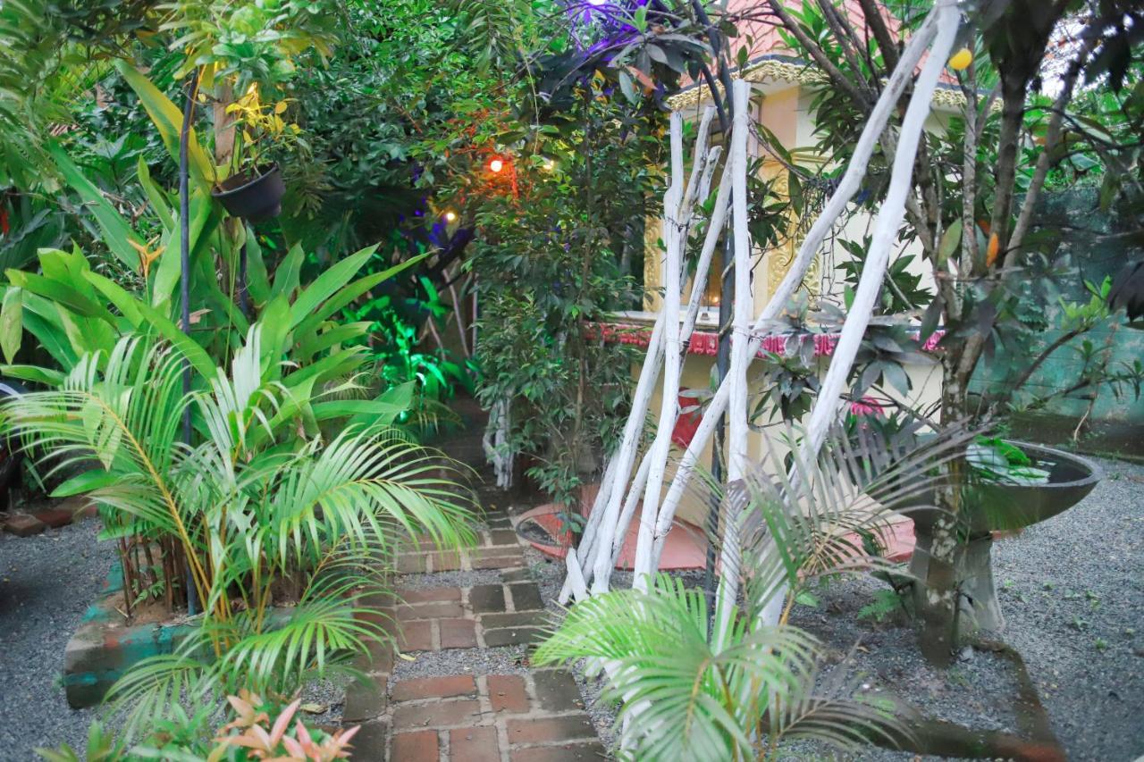 Ruwan Jungle Homestay Mirissa Exterior photo